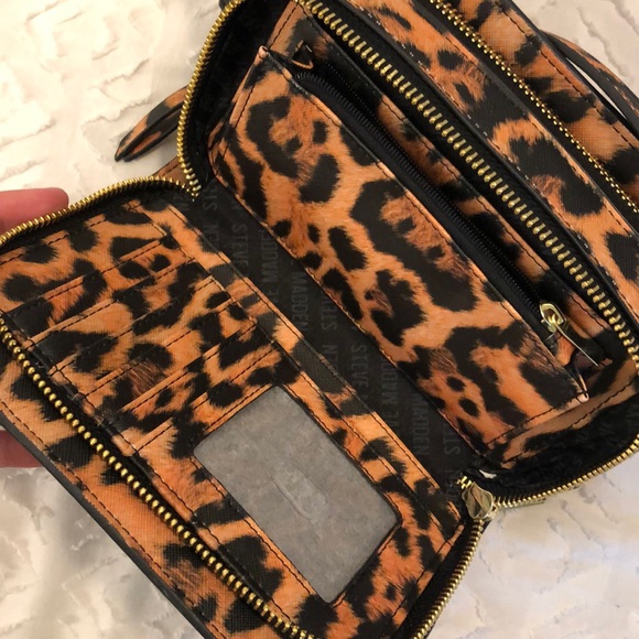 Steve Madden leopard print wallet crossbody - Picture 3 of 4